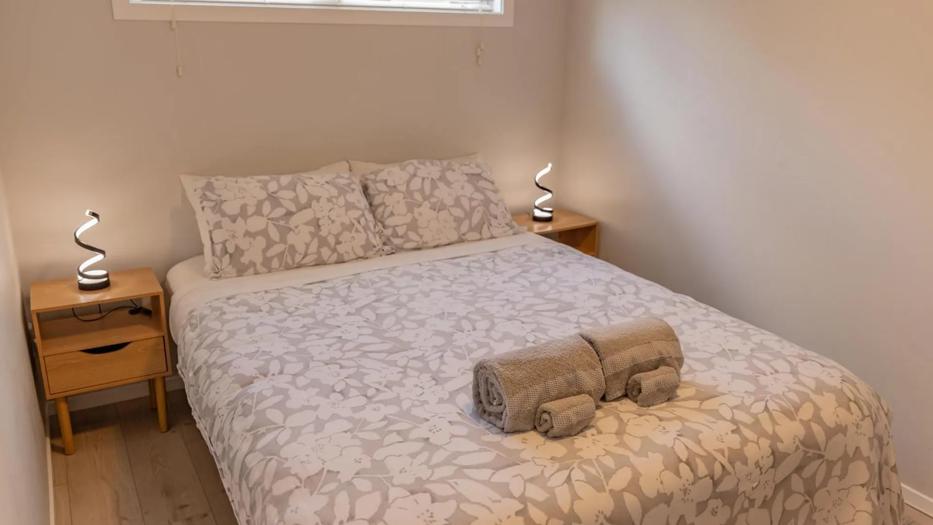 Back Garden Flat With Free On Street Parking And Fiber Wifi - 15 Mins To Ferry, Stadium, Cbd Wellington Guest house