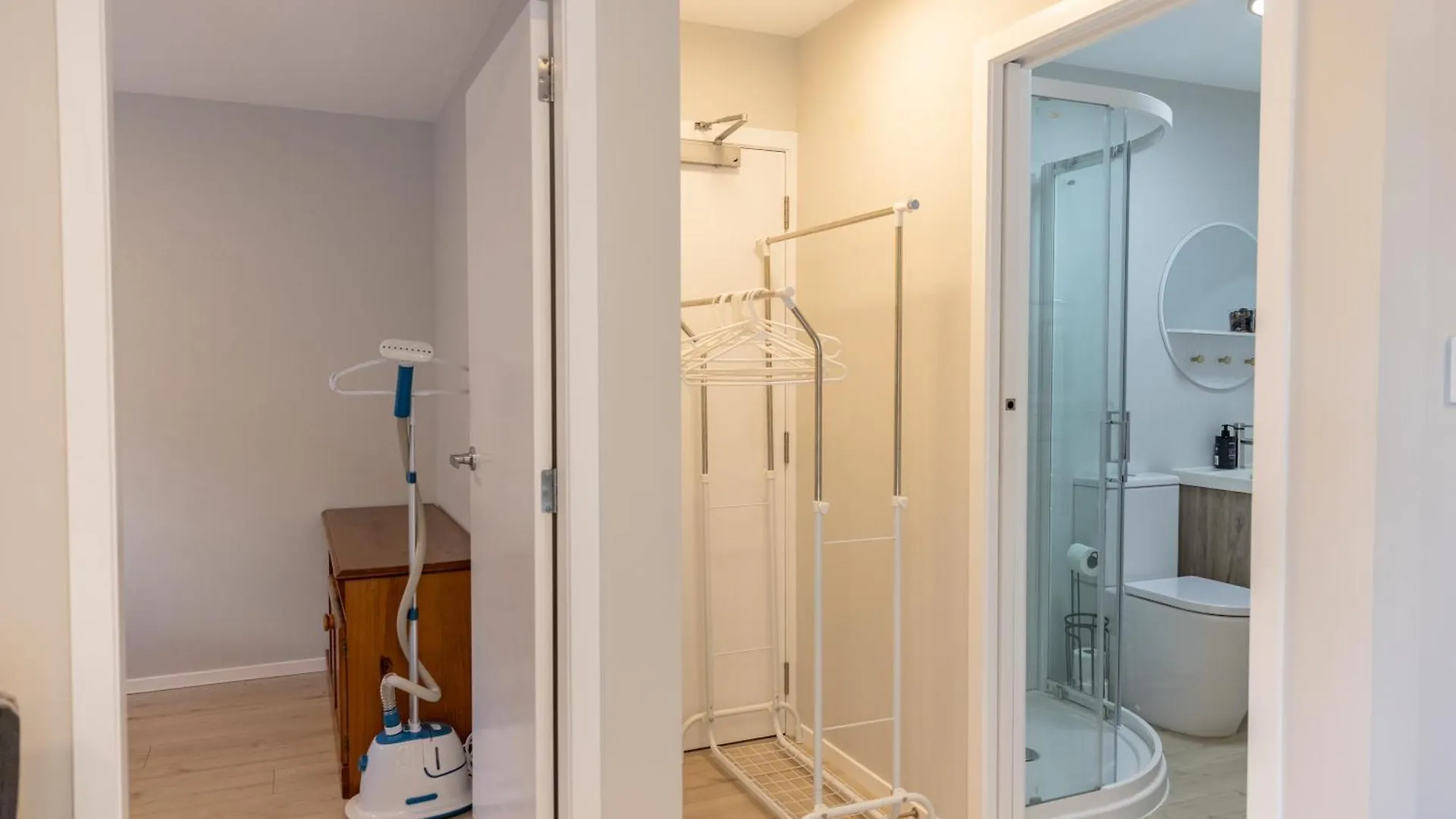 Guest house Back Garden Flat With Free On Street Parking And Fiber Wifi - 15 Mins To Ferry, Stadium, Cbd Wellington