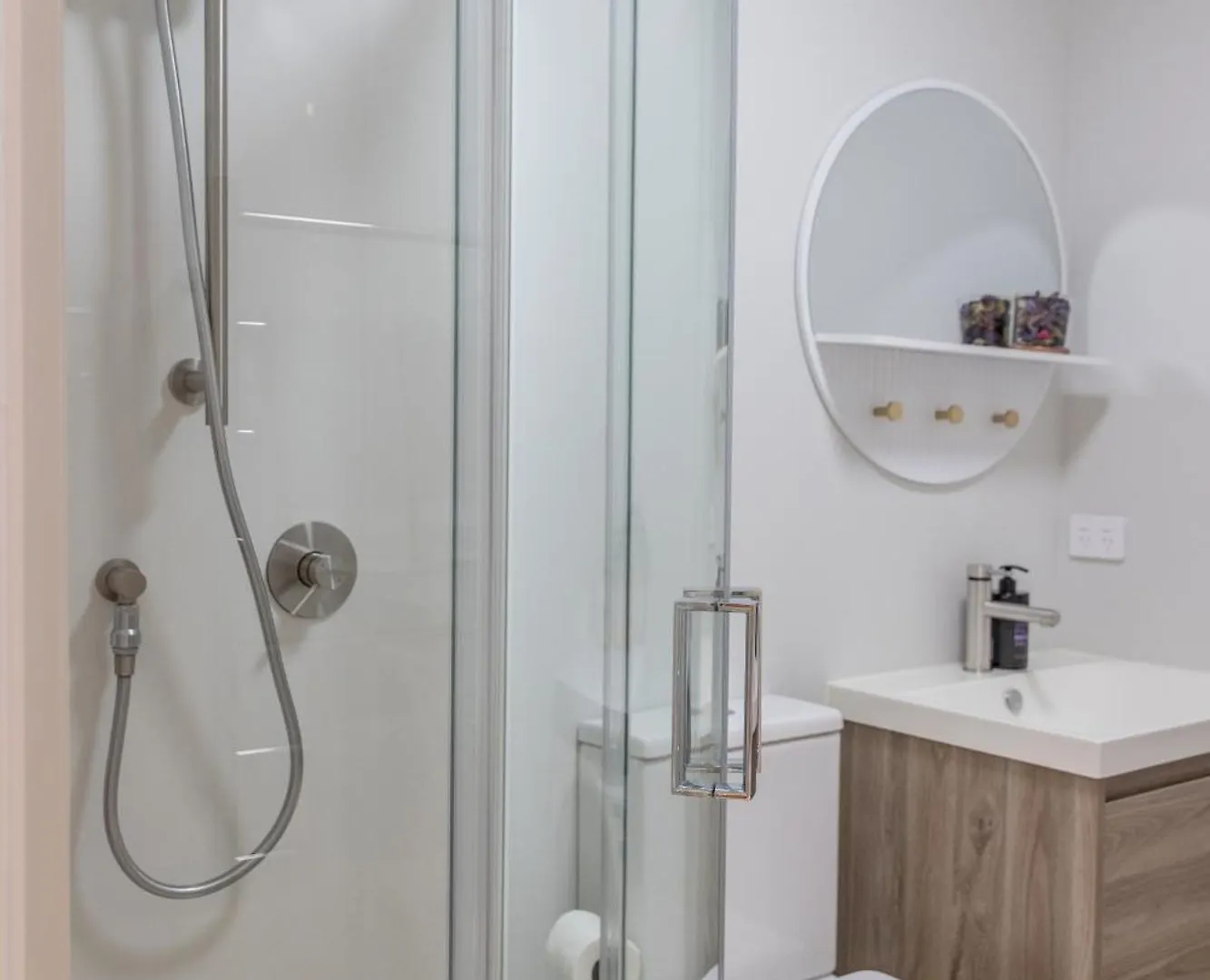 Back Garden Flat With Free On Street Parking And Fiber Wifi - 15 Mins To Ferry, Stadium, Cbd Wellington Guest house
